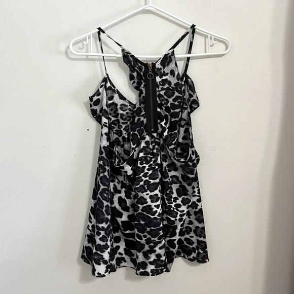 Charlotte Russe animal print flowy tank top - Picture 3 of 6